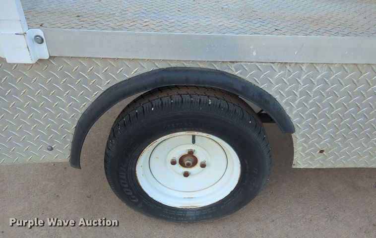 image for item OL9263 2002 GEM E825 utility vehicle