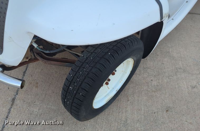 image for item OL9263 2002 GEM E825 utility vehicle