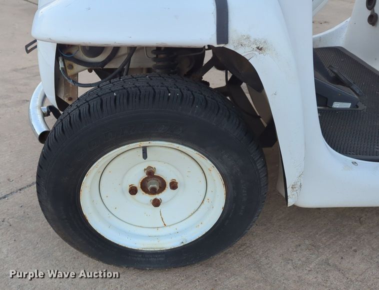 image for item OL9263 2002 GEM E825 utility vehicle