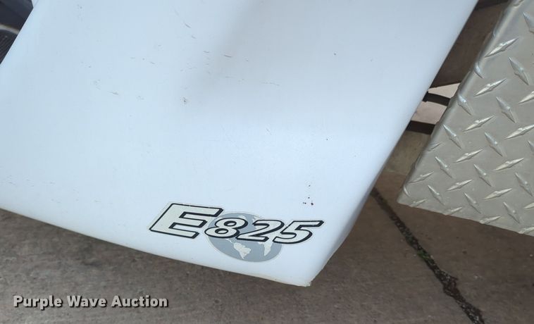 image for item OL9263 2002 GEM E825 utility vehicle