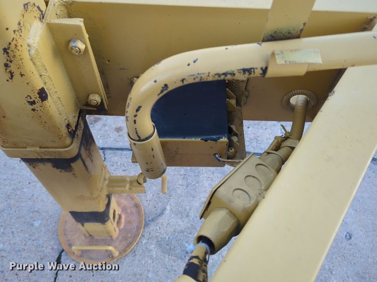 image for item OL9265 2001 Belshe T-18 equipment trailer