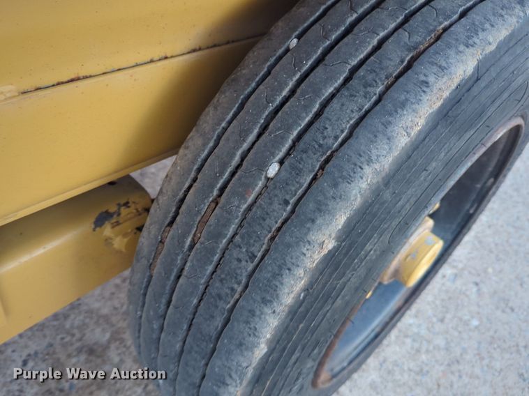 image for item OL9265 2001 Belshe T-18 equipment trailer