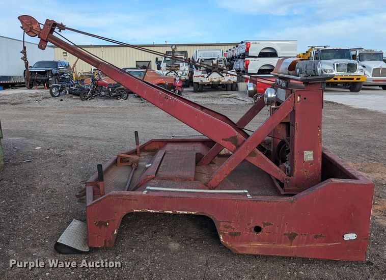 image for item OL9266 DFW 50 wrecker bed