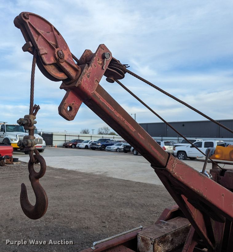 image for item OL9266 DFW 50 wrecker bed