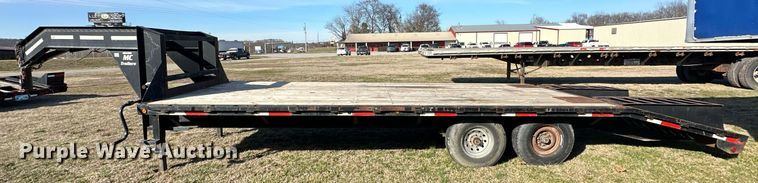 image for item OM9825 2008 MC Trailers  equipment trailer
