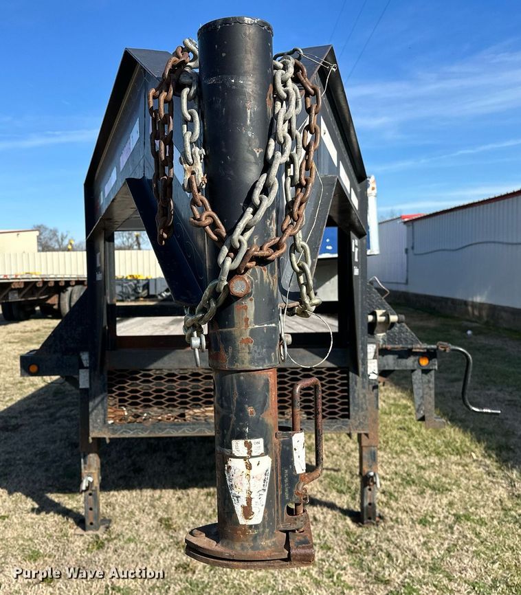 image for item OM9825 2008 MC Trailers  equipment trailer