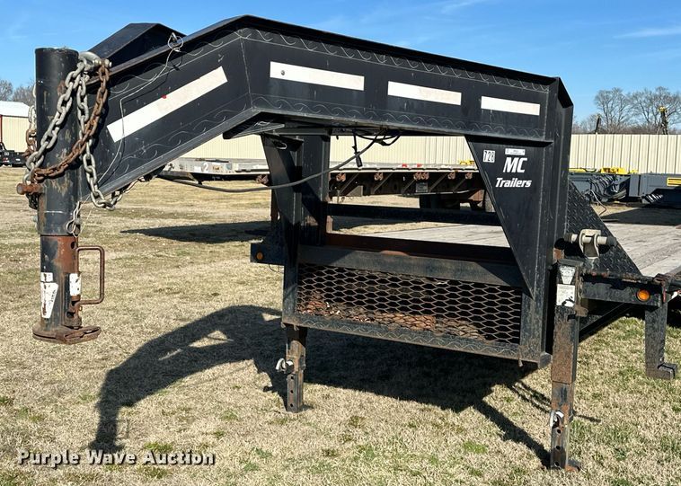 image for item OM9825 2008 MC Trailers  equipment trailer