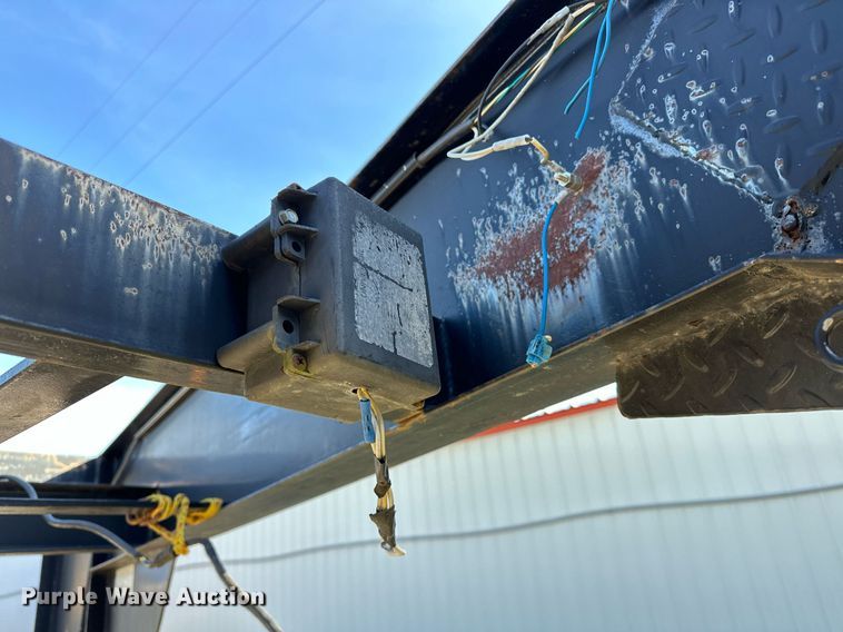 image for item OM9825 2008 MC Trailers  equipment trailer