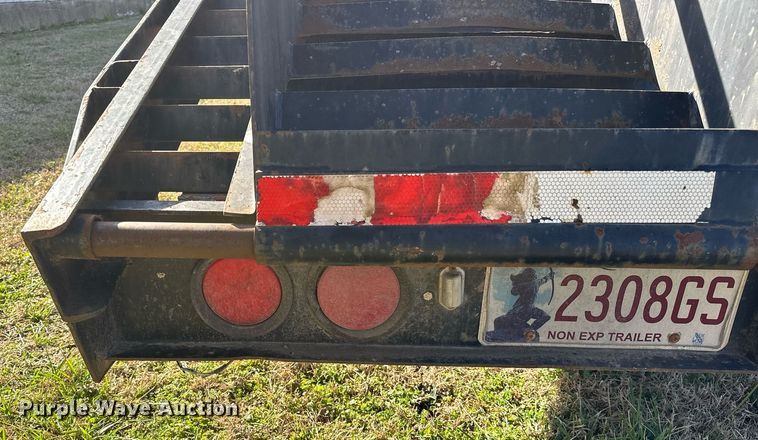 image for item OM9825 2008 MC Trailers  equipment trailer