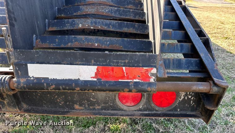 image for item OM9825 2008 MC Trailers  equipment trailer