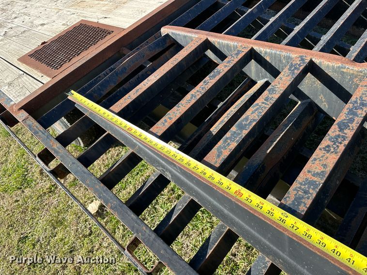 image for item OM9825 2008 MC Trailers  equipment trailer