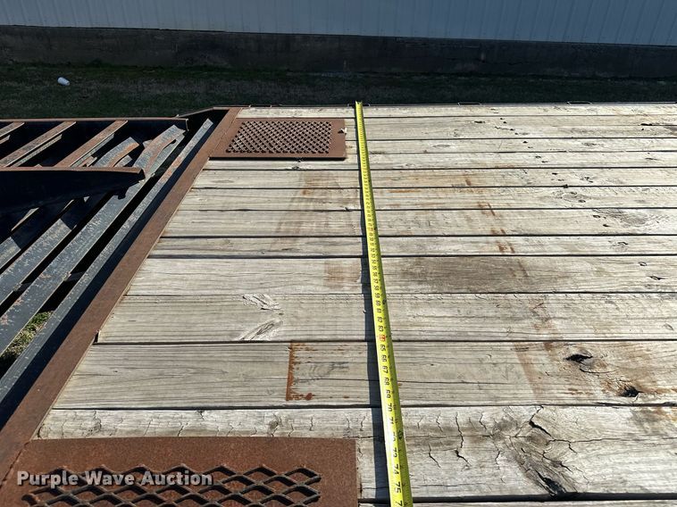 image for item OM9825 2008 MC Trailers  equipment trailer