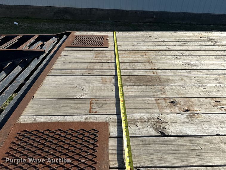 image for item OM9825 2008 MC Trailers  equipment trailer