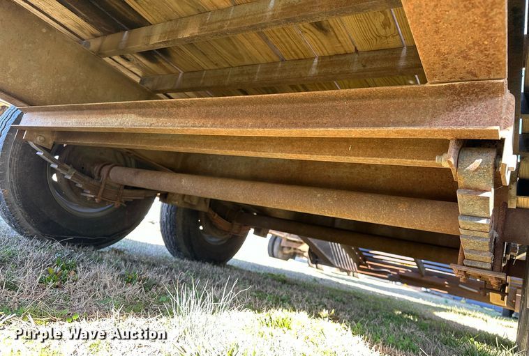 image for item OM9825 2008 MC Trailers  equipment trailer