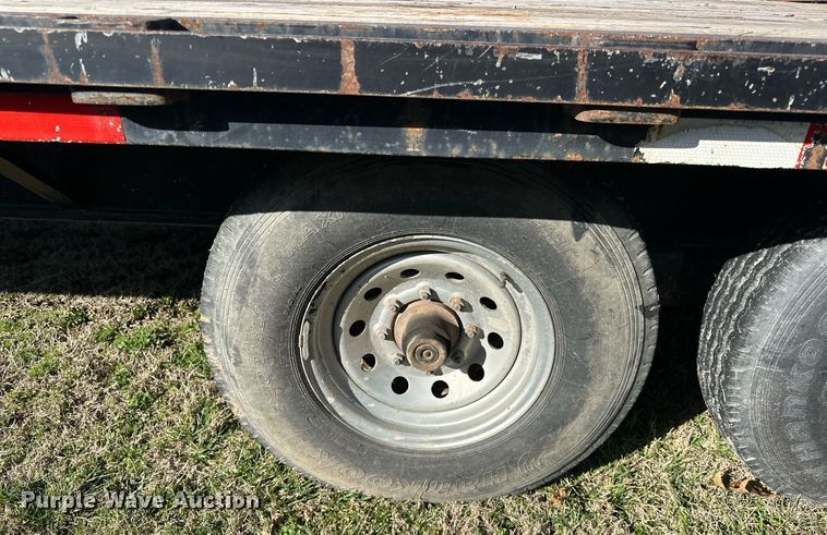 image for item OM9825 2008 MC Trailers  equipment trailer