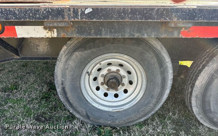 image for item OM9825 2008 MC Trailers  equipment trailer