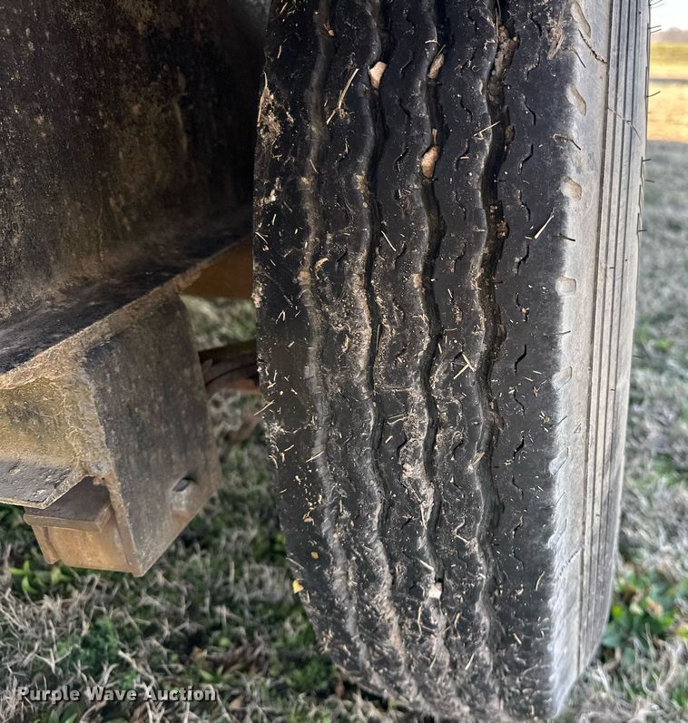 image for item OM9825 2008 MC Trailers  equipment trailer