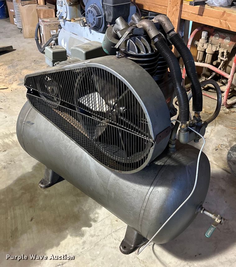 image for item OM9976 Dayton  Speedaire air compressor