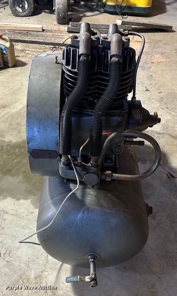 image for item OM9976 Dayton  Speedaire air compressor