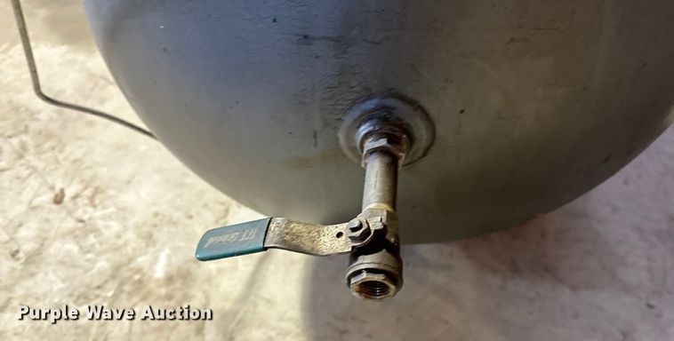 image for item OM9976 Dayton  Speedaire air compressor