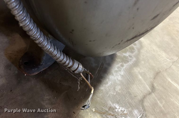 image for item OM9976 Dayton  Speedaire air compressor