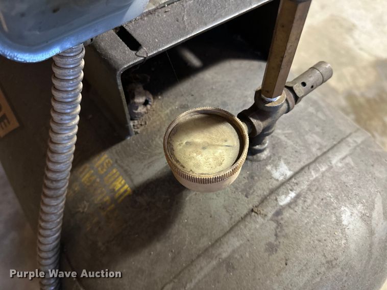 image for item OM9976 Dayton  Speedaire air compressor