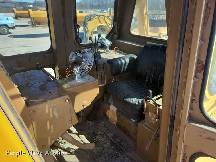 image for item DG0419 1976 Caterpillar  D9G dozer