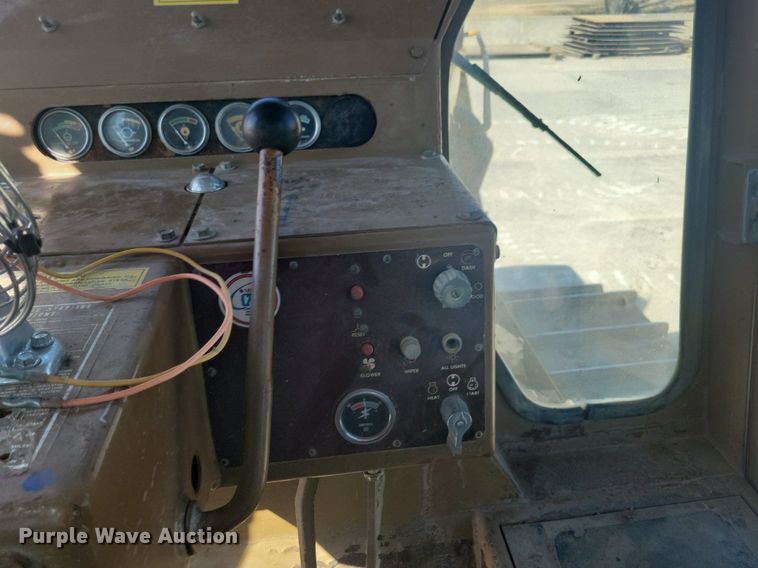 image for item DG0419 1976 Caterpillar  D9G dozer