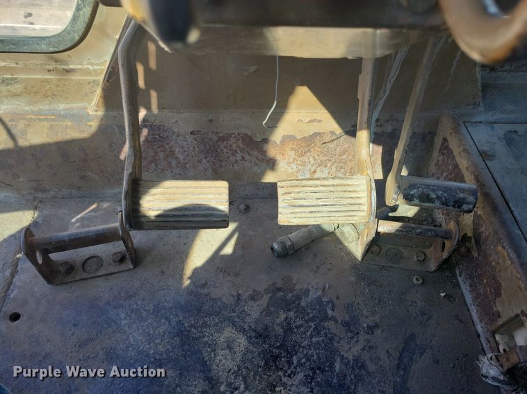 image for item DG0419 1976 Caterpillar  D9G dozer