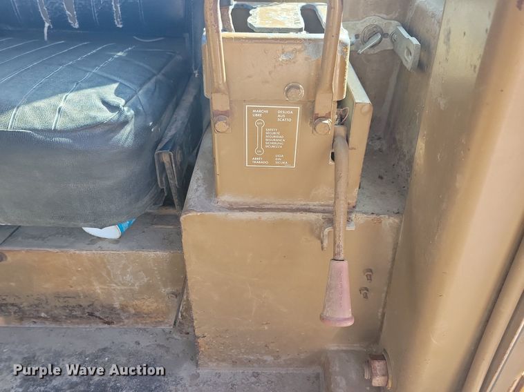 image for item DG0419 1976 Caterpillar  D9G dozer