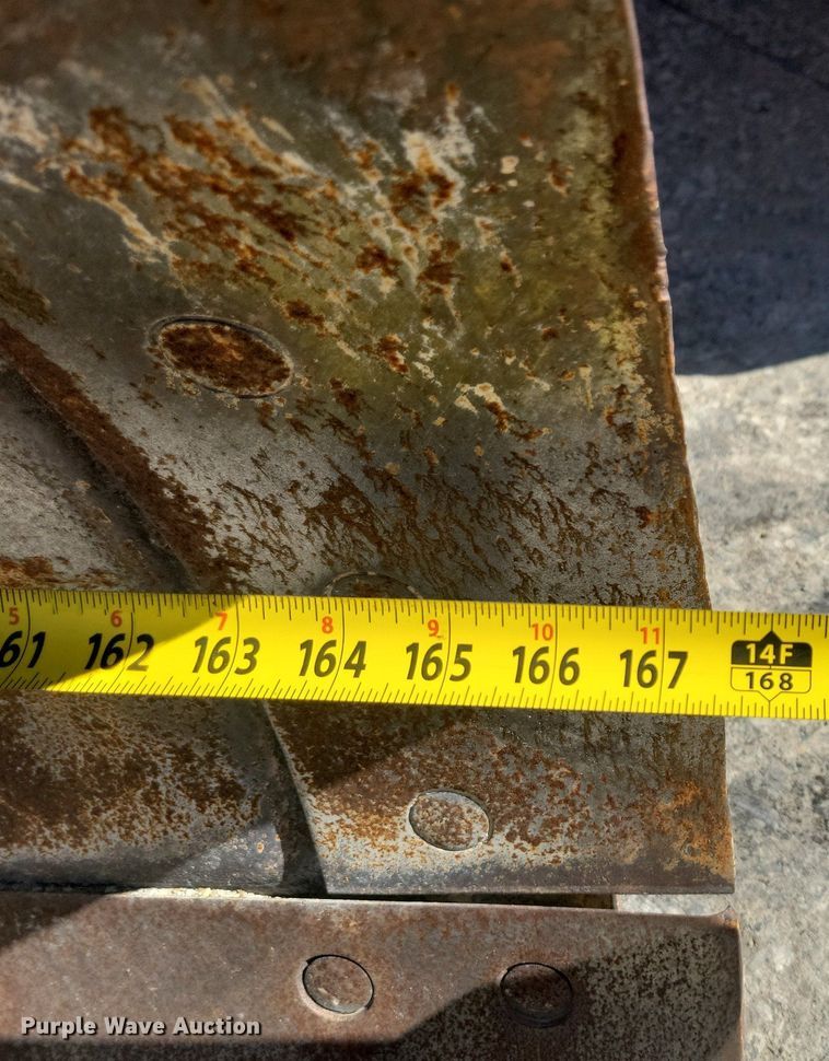 image for item DG0420 1984 Caterpillar  140G motor grader