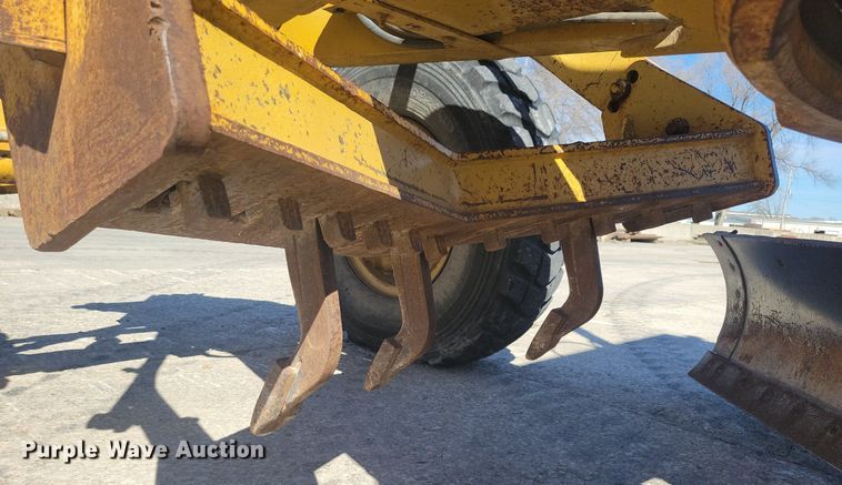 image for item DG0420 1984 Caterpillar  140G motor grader