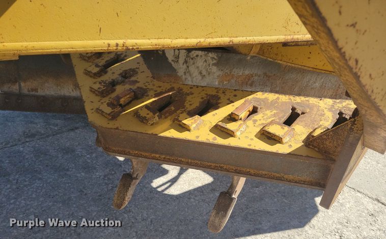 image for item DG0420 1984 Caterpillar  140G motor grader