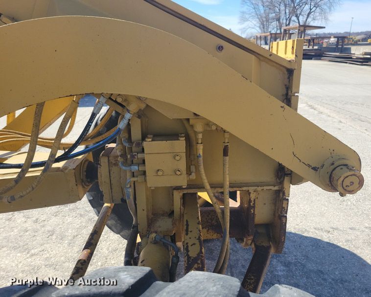 image for item DG0420 1984 Caterpillar  140G motor grader