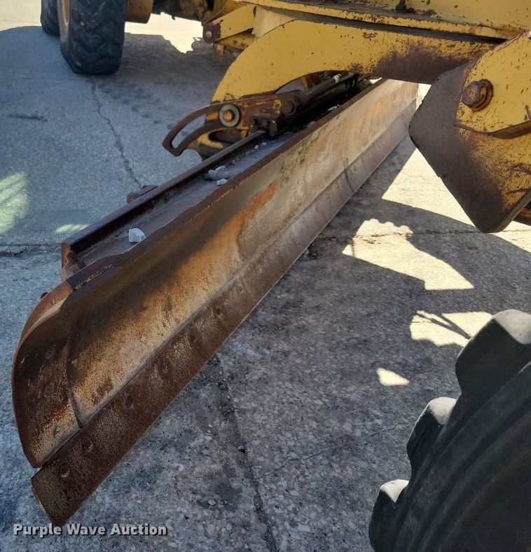 image for item DG0420 1984 Caterpillar  140G motor grader