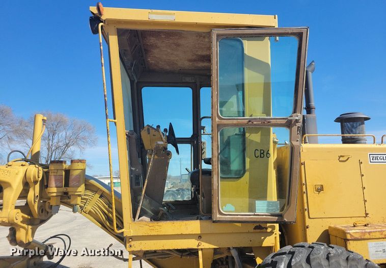 image for item DG0420 1984 Caterpillar  140G motor grader