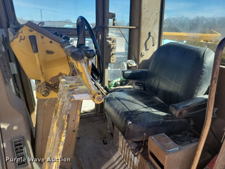 image for item DG0420 1984 Caterpillar  140G motor grader