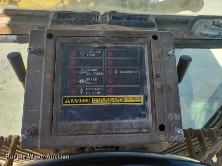 image for item DG0420 1984 Caterpillar  140G motor grader