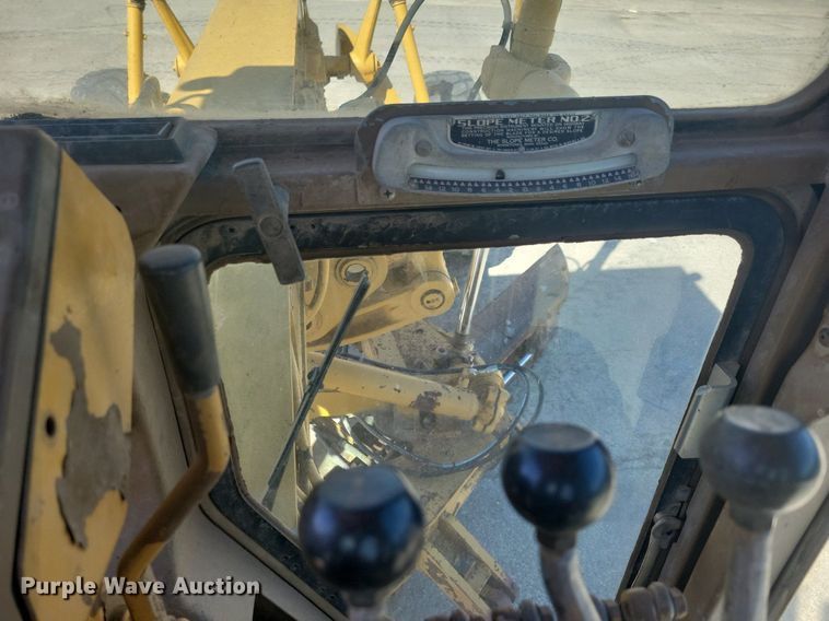 image for item DG0420 1984 Caterpillar  140G motor grader