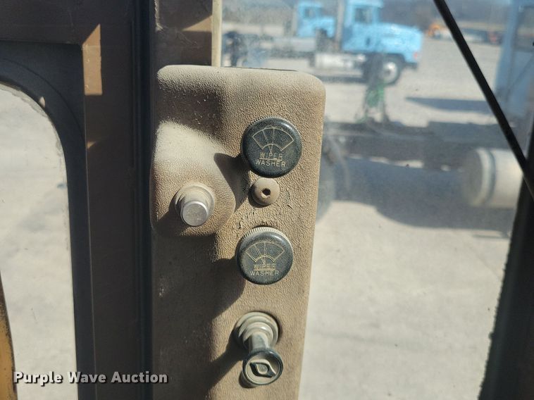 image for item DG0420 1984 Caterpillar  140G motor grader