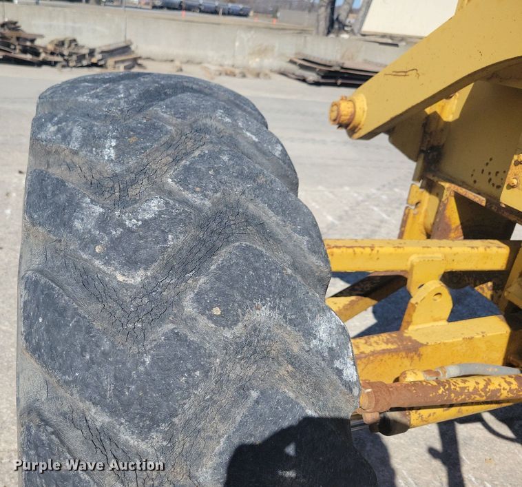 image for item DG0420 1984 Caterpillar  140G motor grader