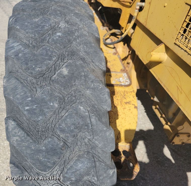 image for item DG0420 1984 Caterpillar  140G motor grader