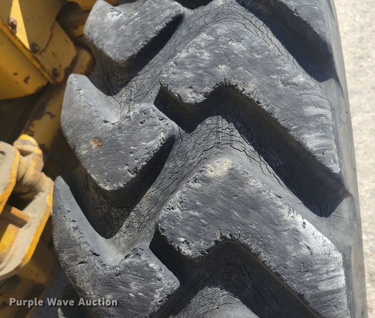 image for item DG0420 1984 Caterpillar  140G motor grader