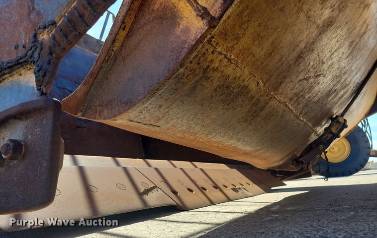 image for item DG0421 Caterpillar 463F scraper