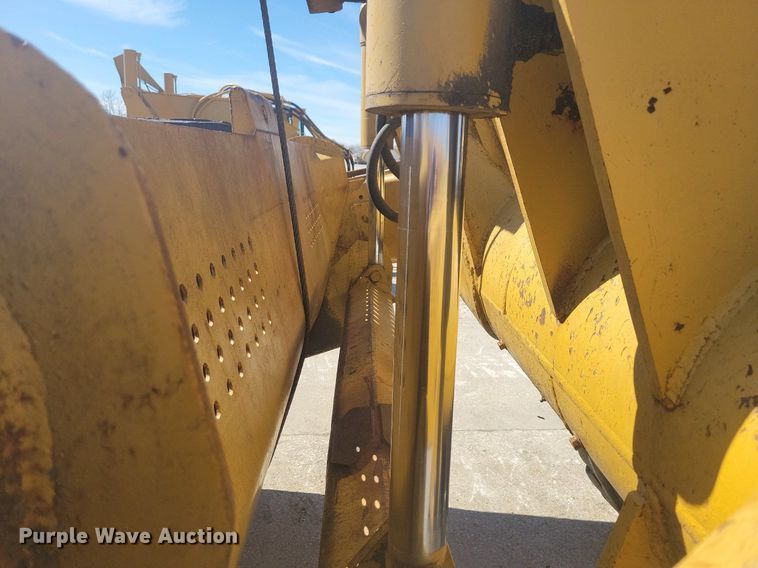 image for item DG0421 Caterpillar 463F scraper