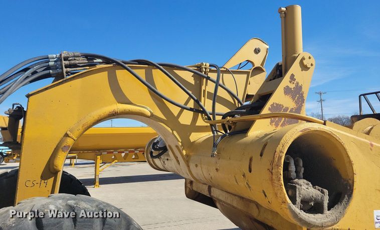 image for item DG0421 Caterpillar 463F scraper