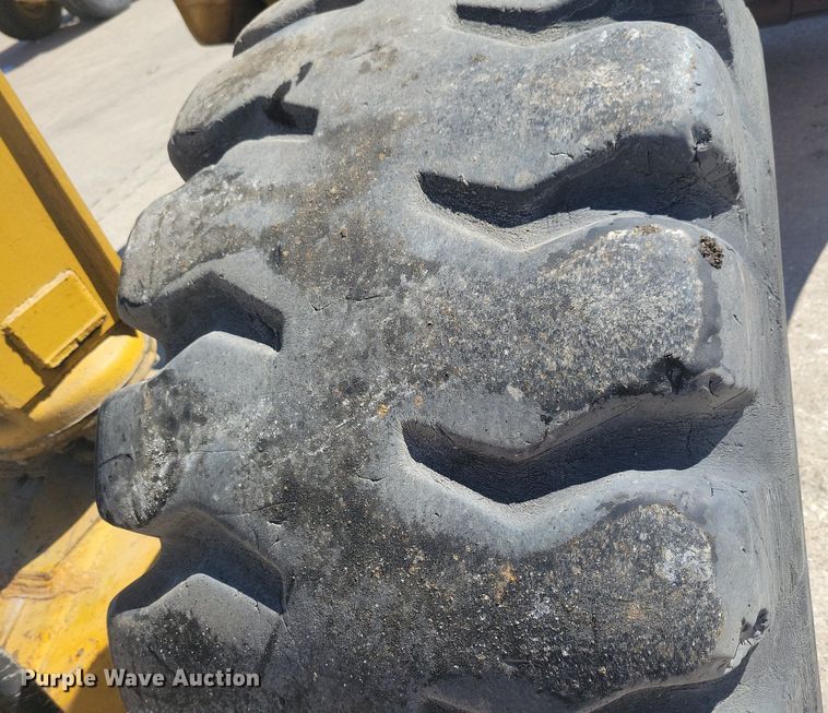 image for item DG0421 Caterpillar 463F scraper