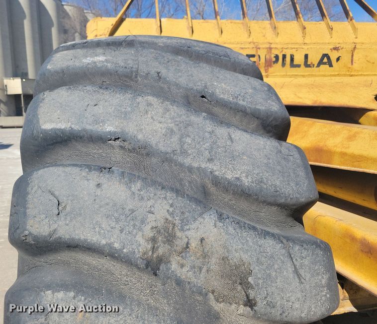 image for item DG0421 Caterpillar 463F scraper