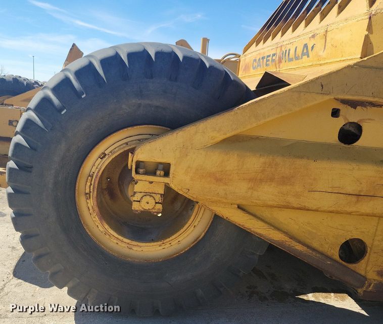 image for item DG0421 Caterpillar 463F scraper