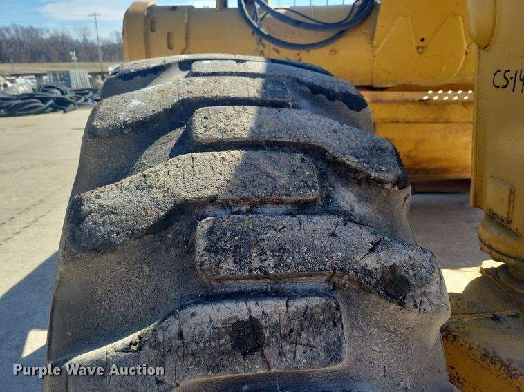 image for item DG0421 Caterpillar 463F scraper